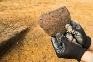 Scored ware Iron Age sherd near Brampton (c) A14C2H courtesy of MOLA Headland Infrastructure