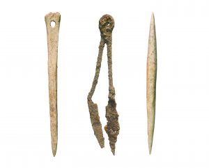 Bone needle and threadpicker and iron shears discovered on A14C2H (c) Highways England courtesy of MOLA Headland